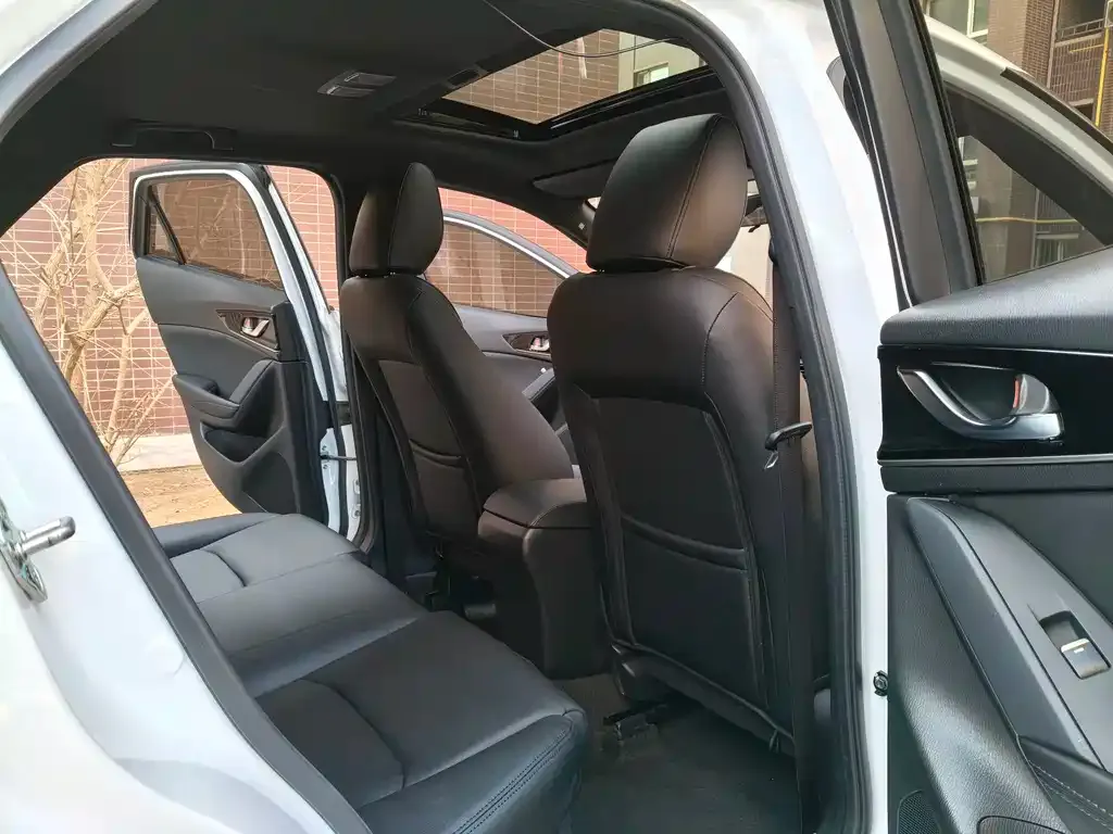 Mazda CX-4 2023 из CN, фото 2