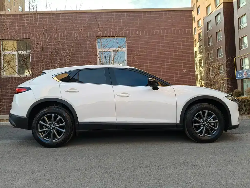 Mazda CX-4 2023 из CN, фото 7