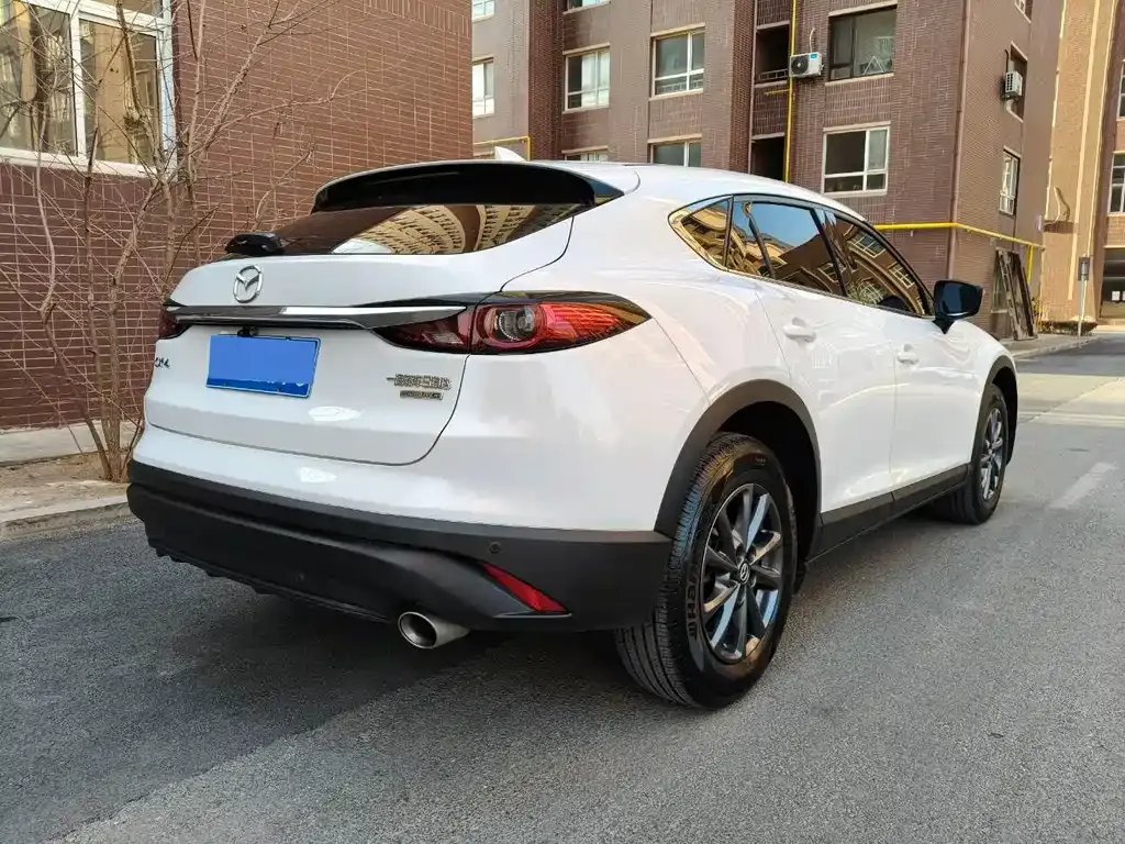 Mazda CX-4 2023 из CN, фото 3