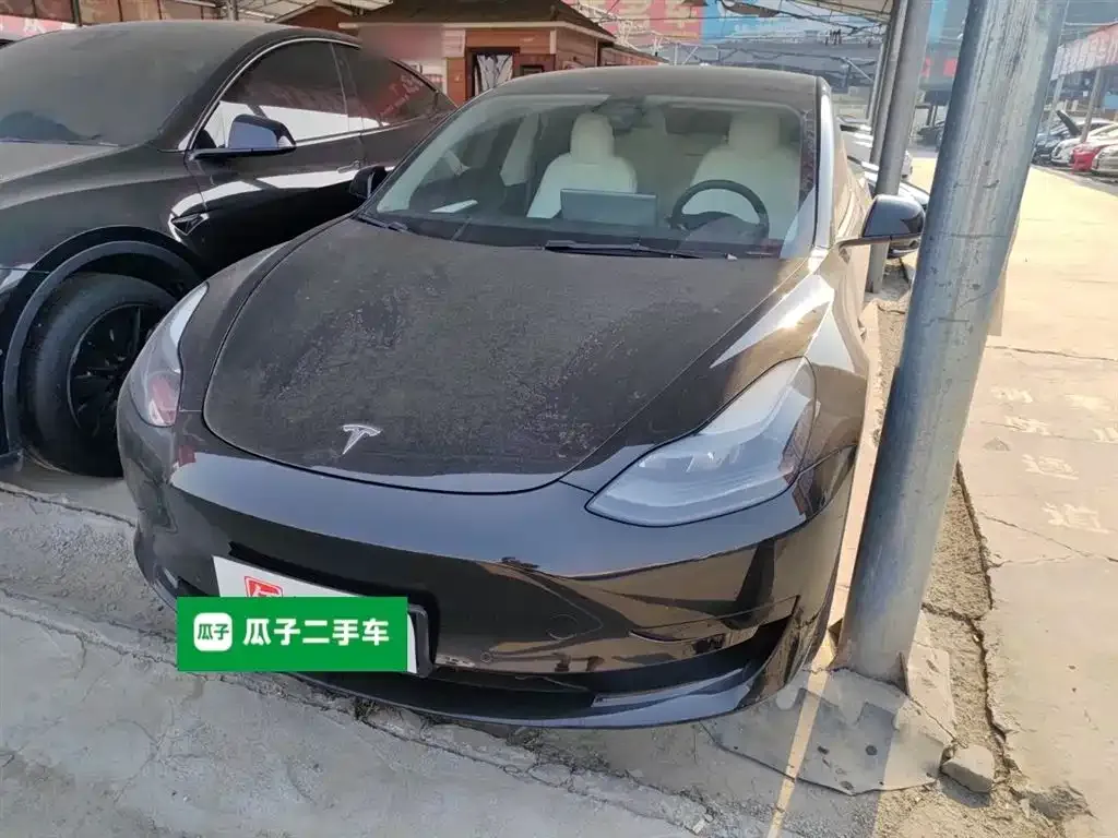 Tesla Model 3 — фото 1