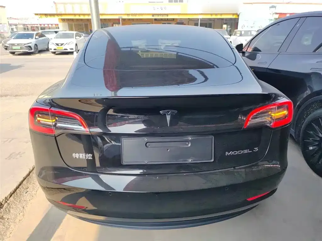 Tesla Model 3 — фото 5