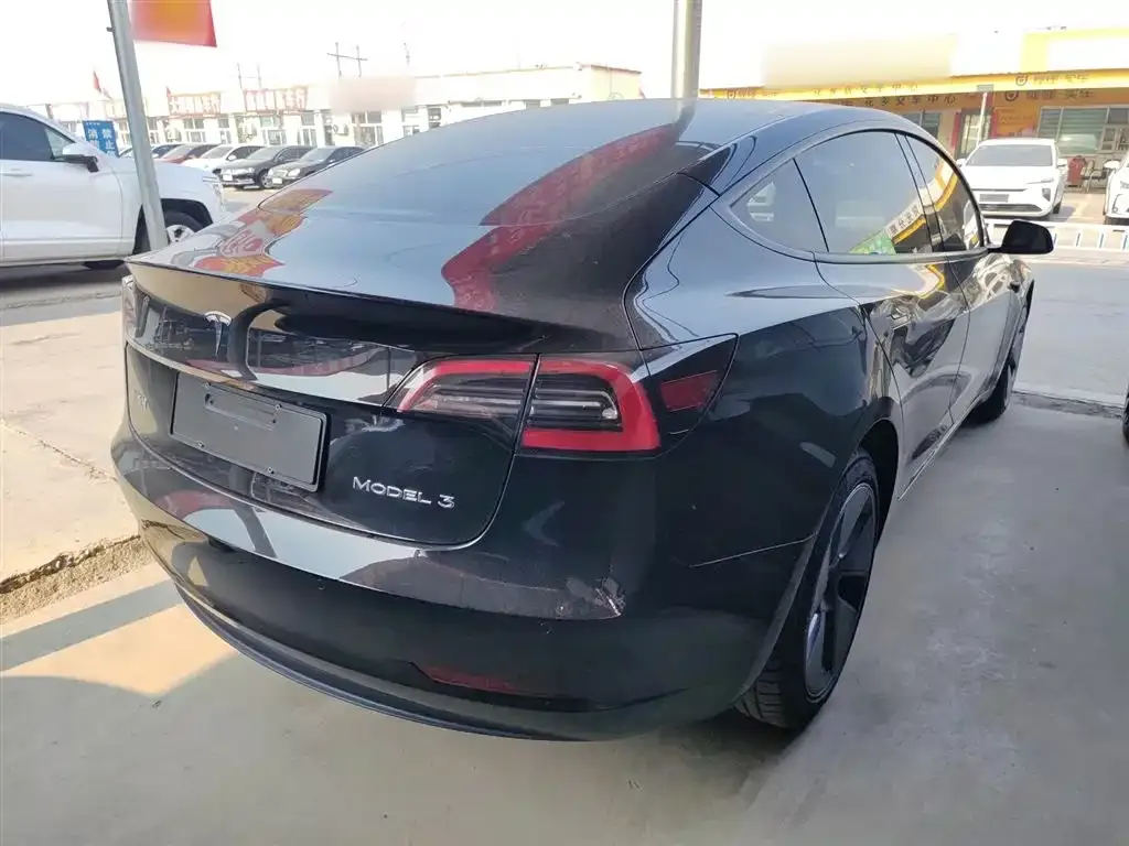 Tesla Model 3 — фото 4