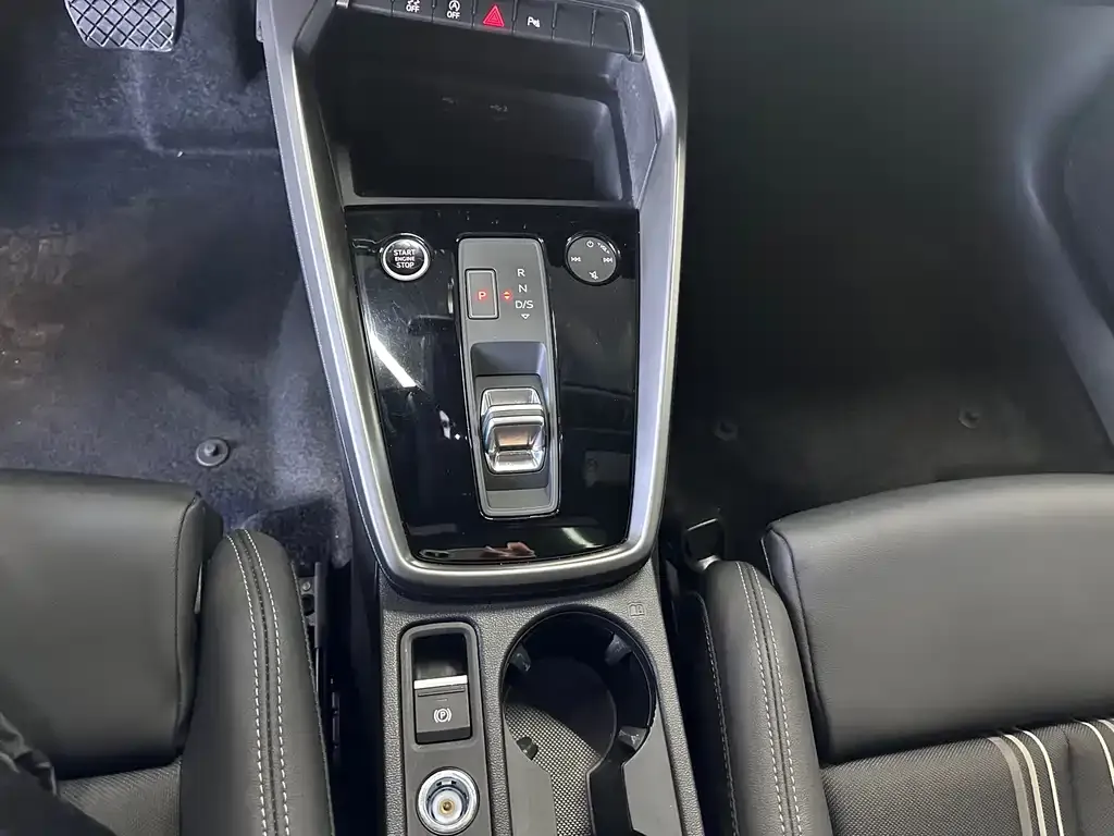 Audi A3 2023 из CN, фото 5