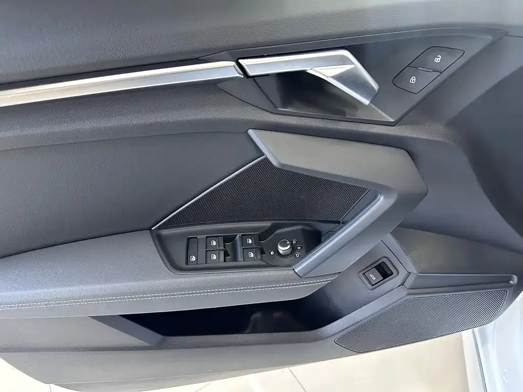Audi A3 2023 из CN, фото 7