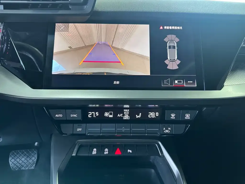Audi A3 2023 из CN, фото 2