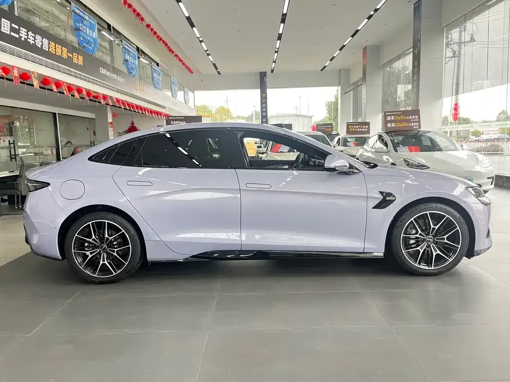 BYD Seal — фото 9