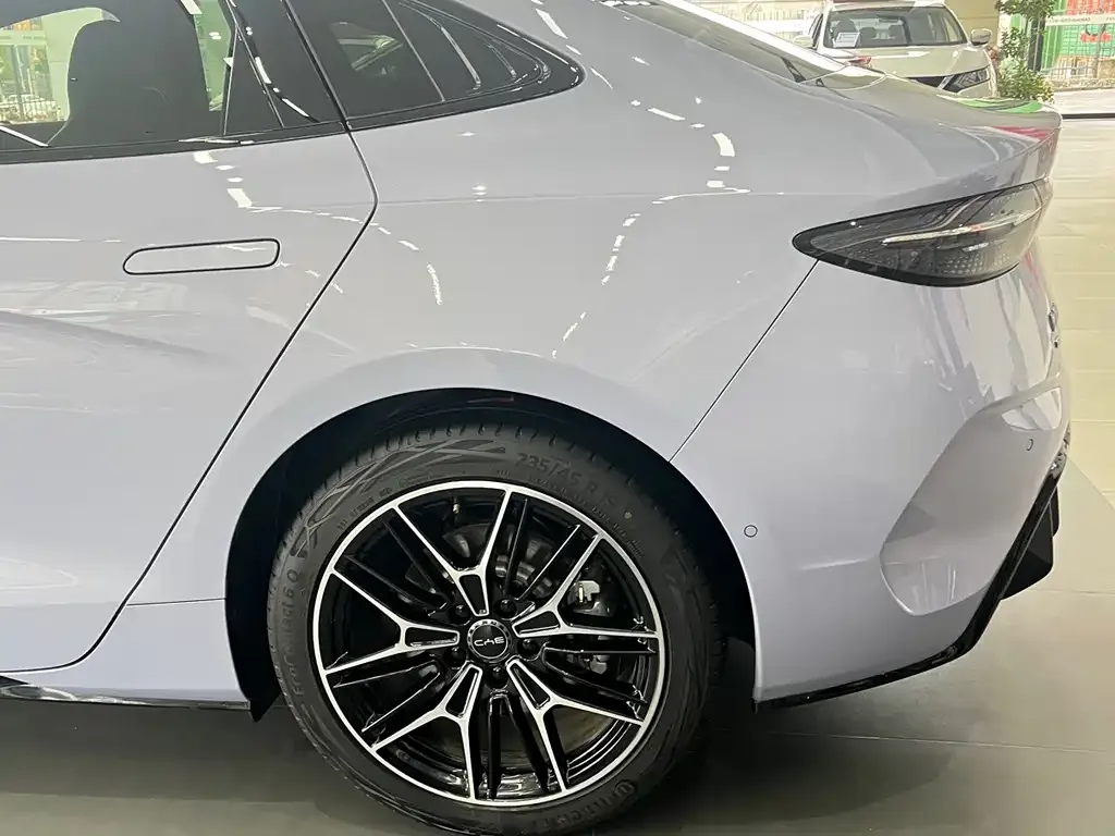 BYD Seal — фото 7