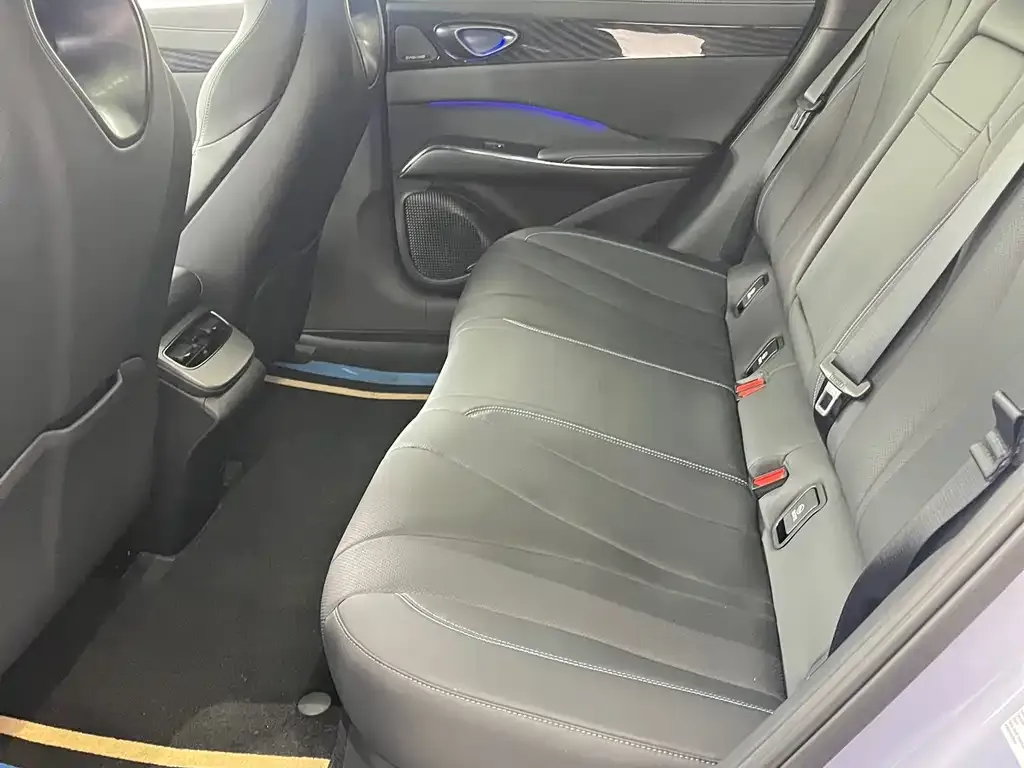 BYD Seal — фото 3