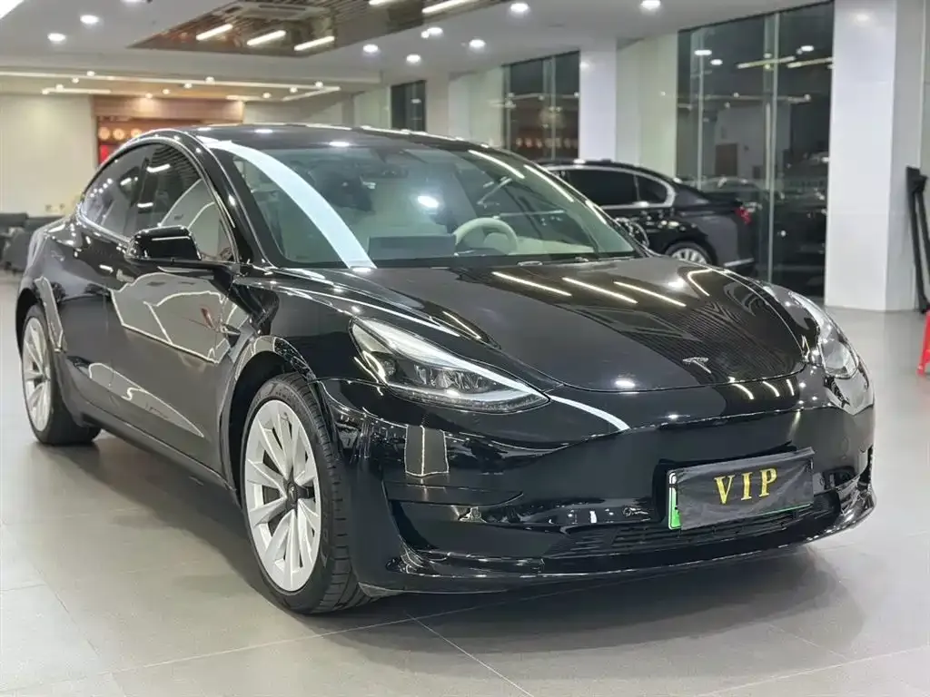 Tesla Model 3 — фото 7