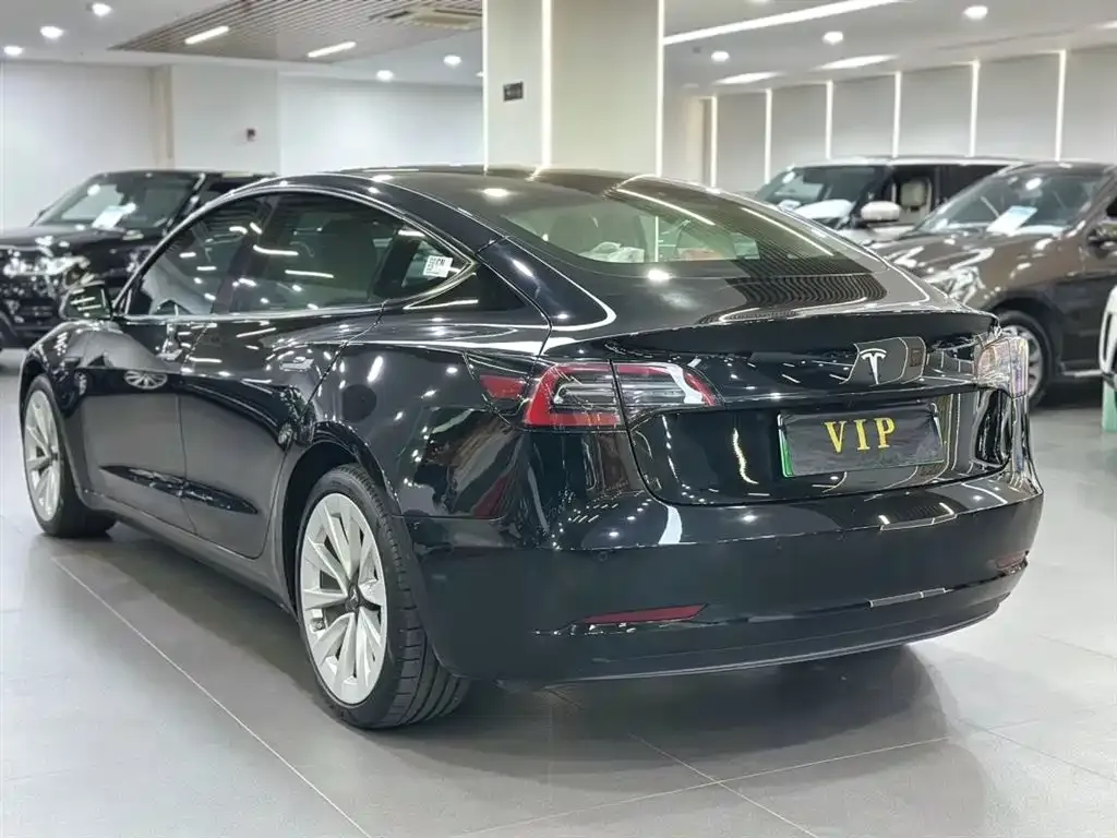Tesla Model 3 — фото 5
