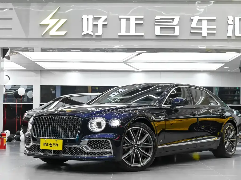 Bentley Flying Spur — фото 1