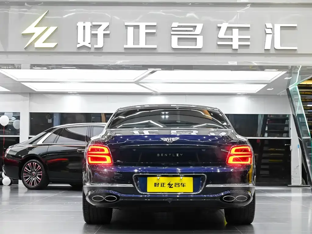 Bentley Flying Spur — фото 4
