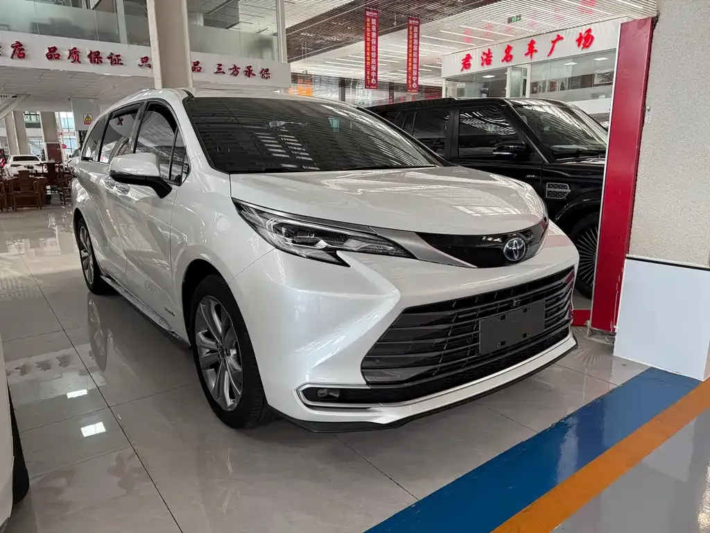 Toyota Sienna — фото 5