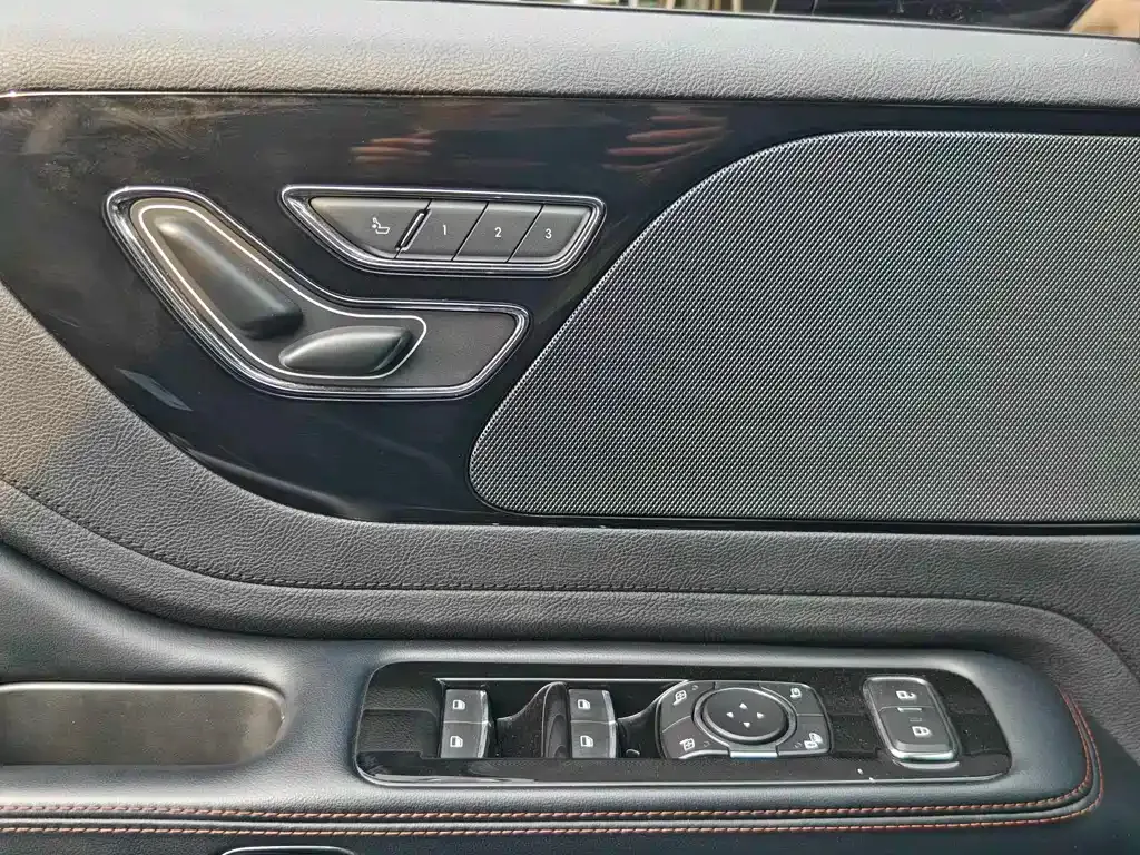 Lincoln Aviator 2022 из CN, фото 10
