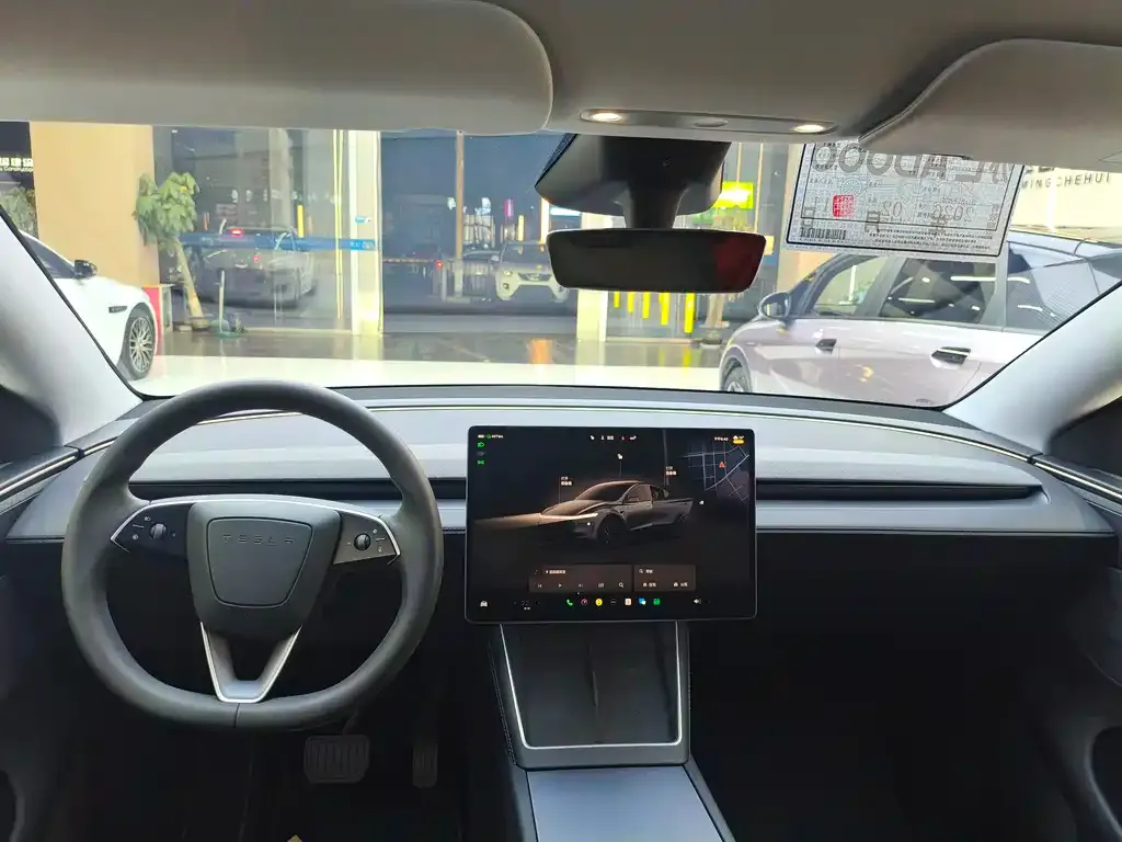 Tesla Model Y — фото 5