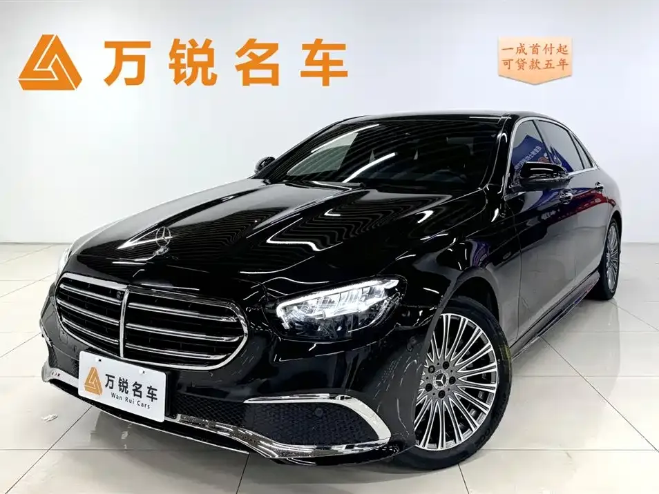 Mercedes-Benz E-Class — фото 1