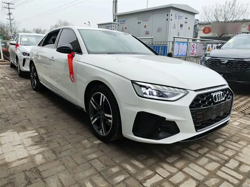 Audi A4L 2023 из CN, фото 2