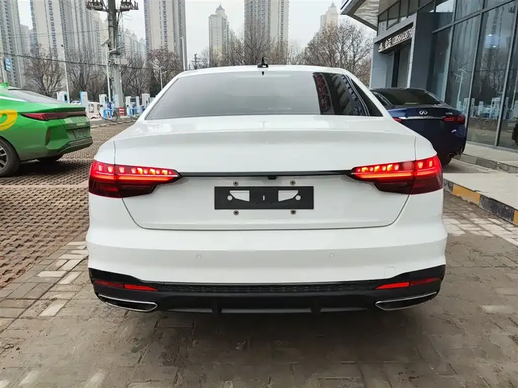 Audi A4L 2023 из CN, фото 8