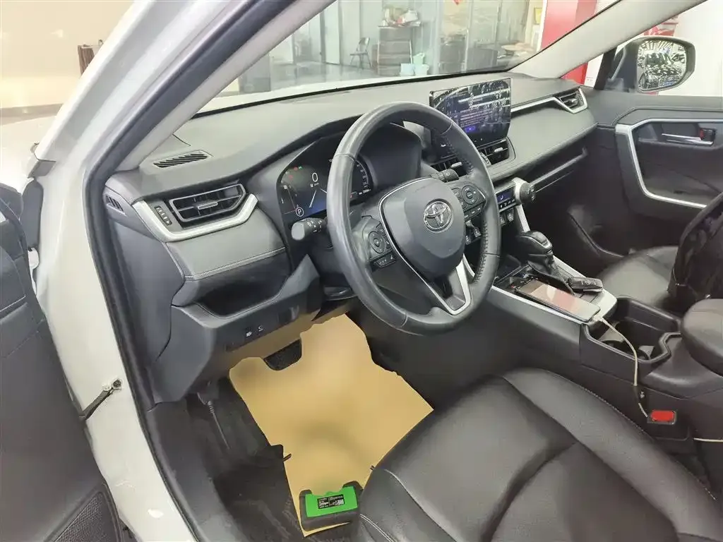 Toyota RAV4 2024 из CN, фото 5
