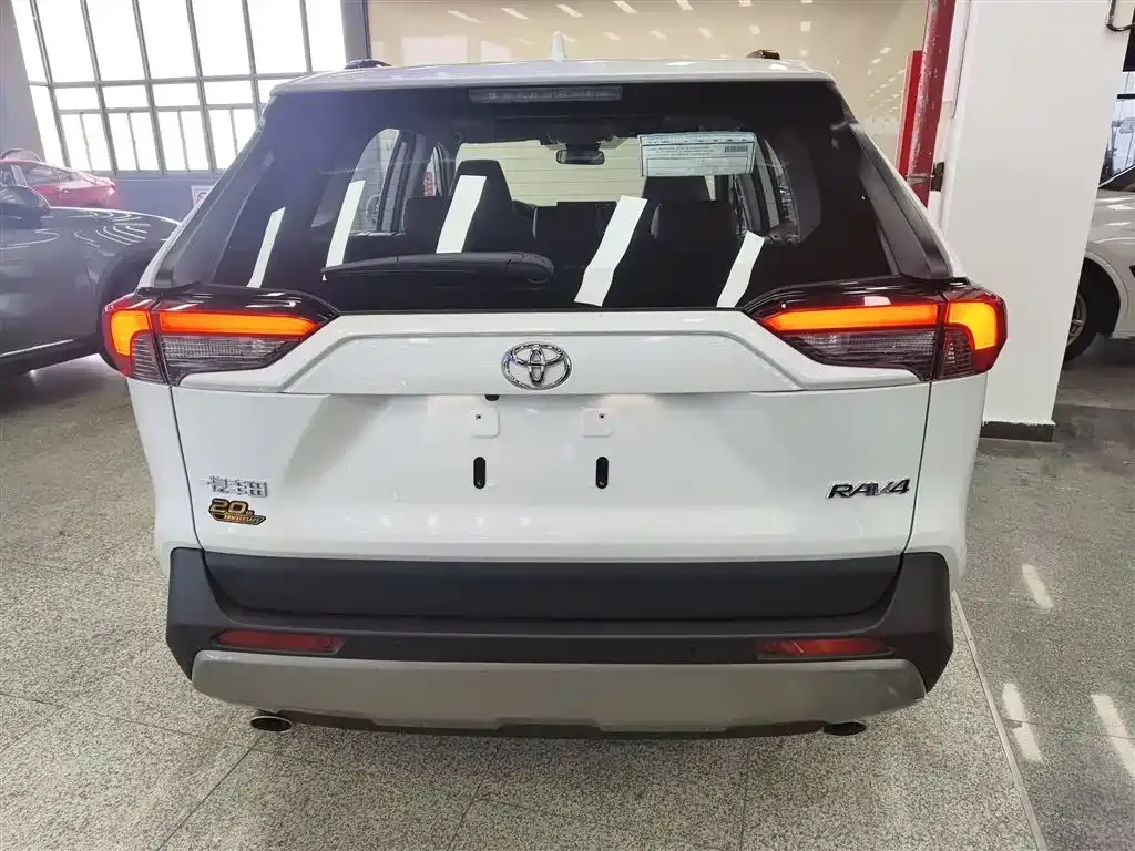 Toyota RAV4 2024 из CN, фото 2