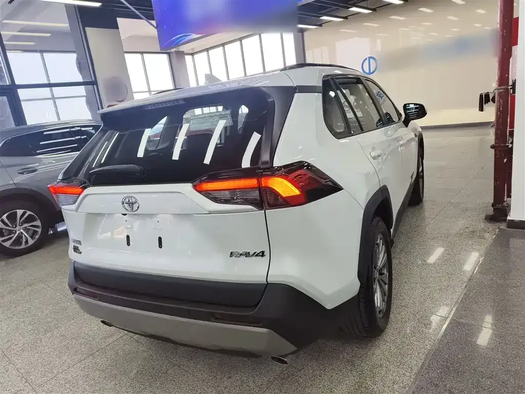Toyota RAV4 2024 из CN, фото 6