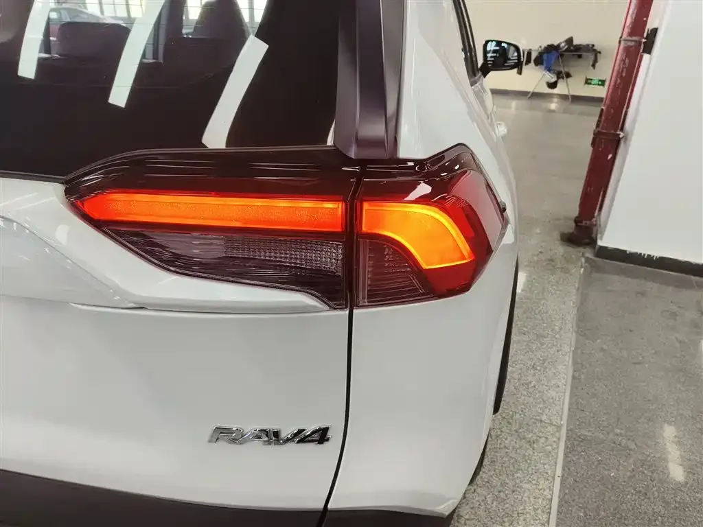 Toyota RAV4 2024 из CN, фото 3