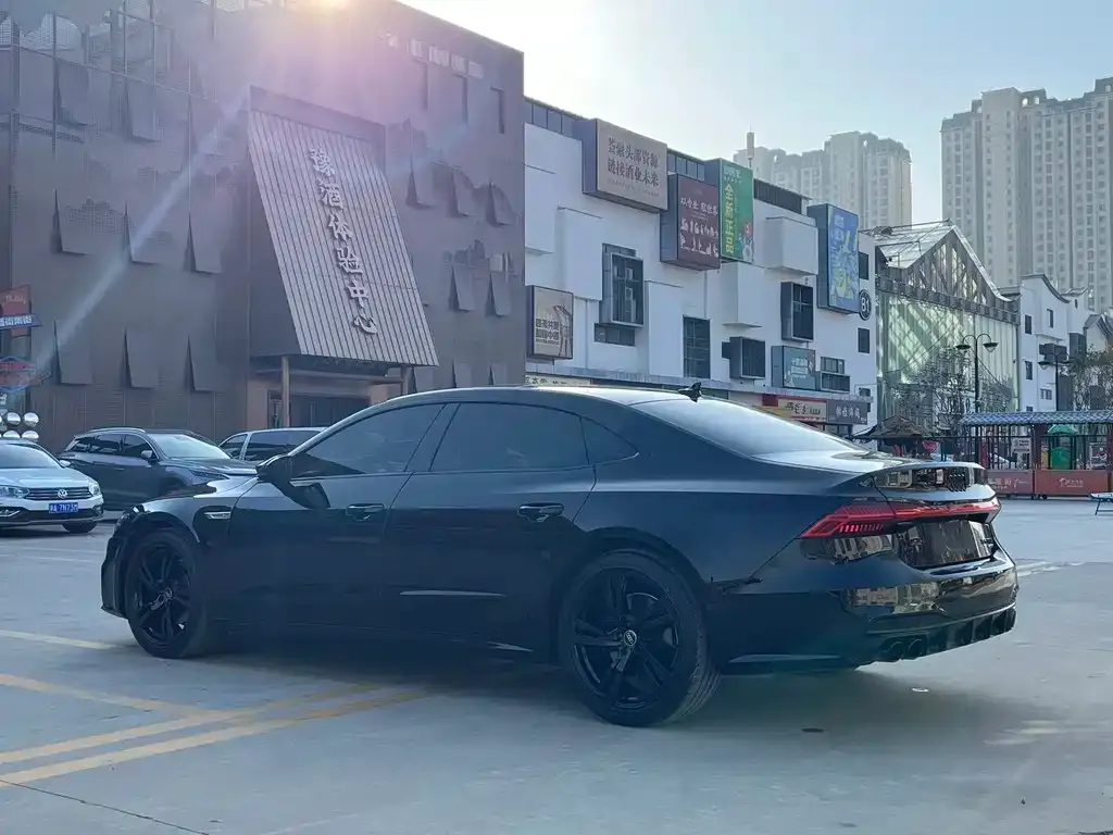 Audi A7L 2023 из CN, фото 2