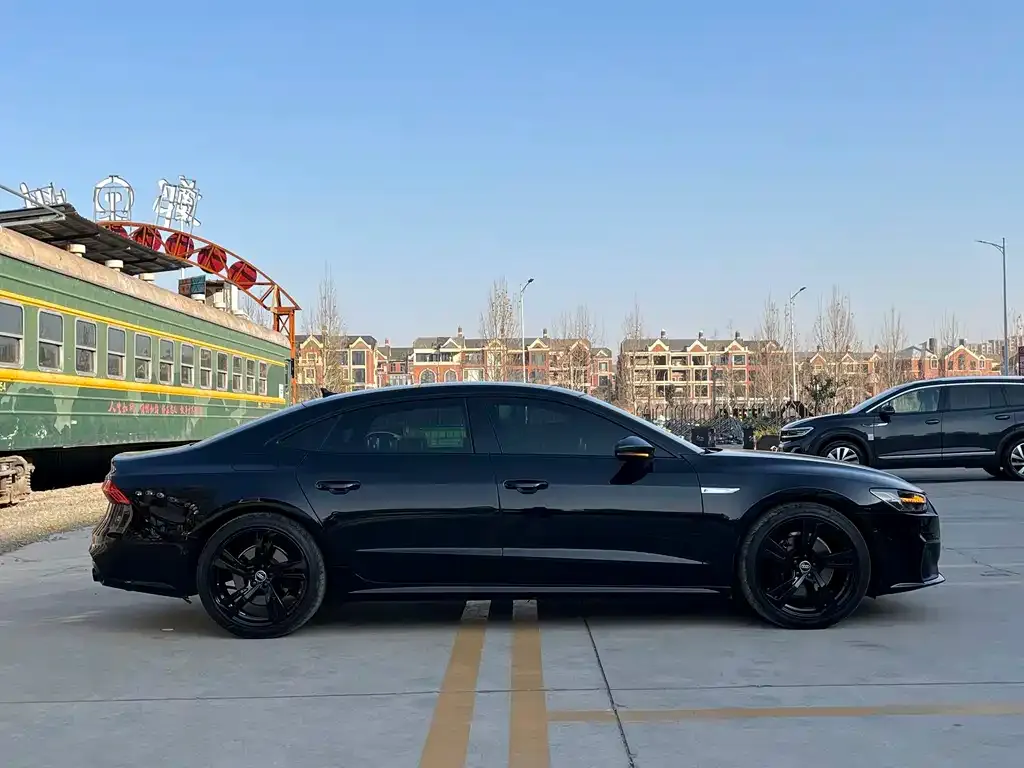 Audi A7L 2023 из CN, фото 7