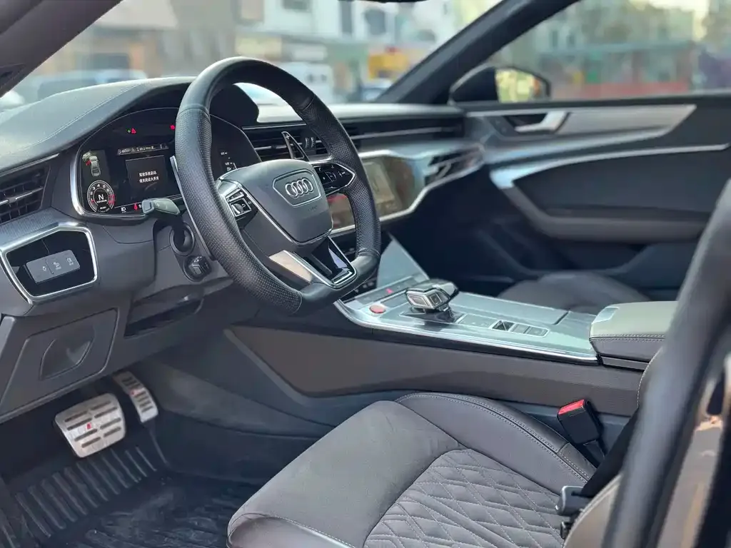 Audi A7L 2023 из CN, фото 4