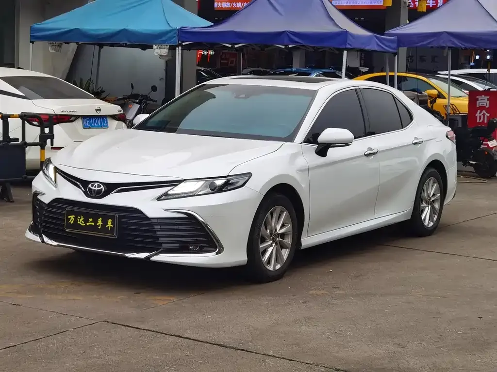 Toyota Camry 2023 из CN, фото 1