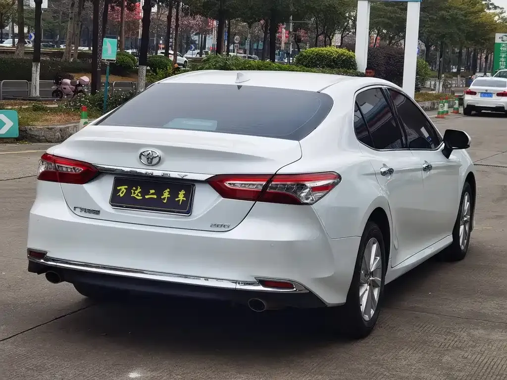 Toyota Camry 2023 из CN, фото 7