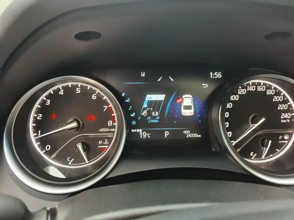 Toyota Camry 2023 из CN, фото 2