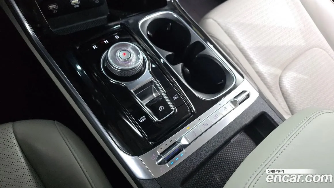 Kia Carnival — фото 10