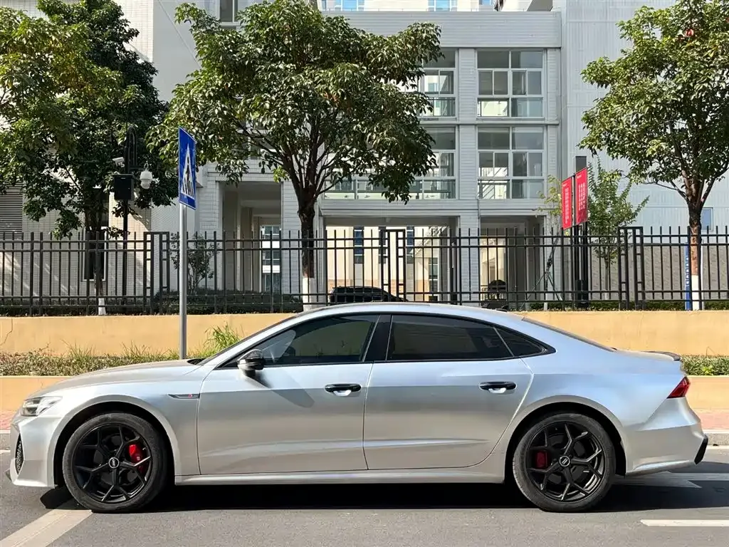 Audi A7L — фото 9