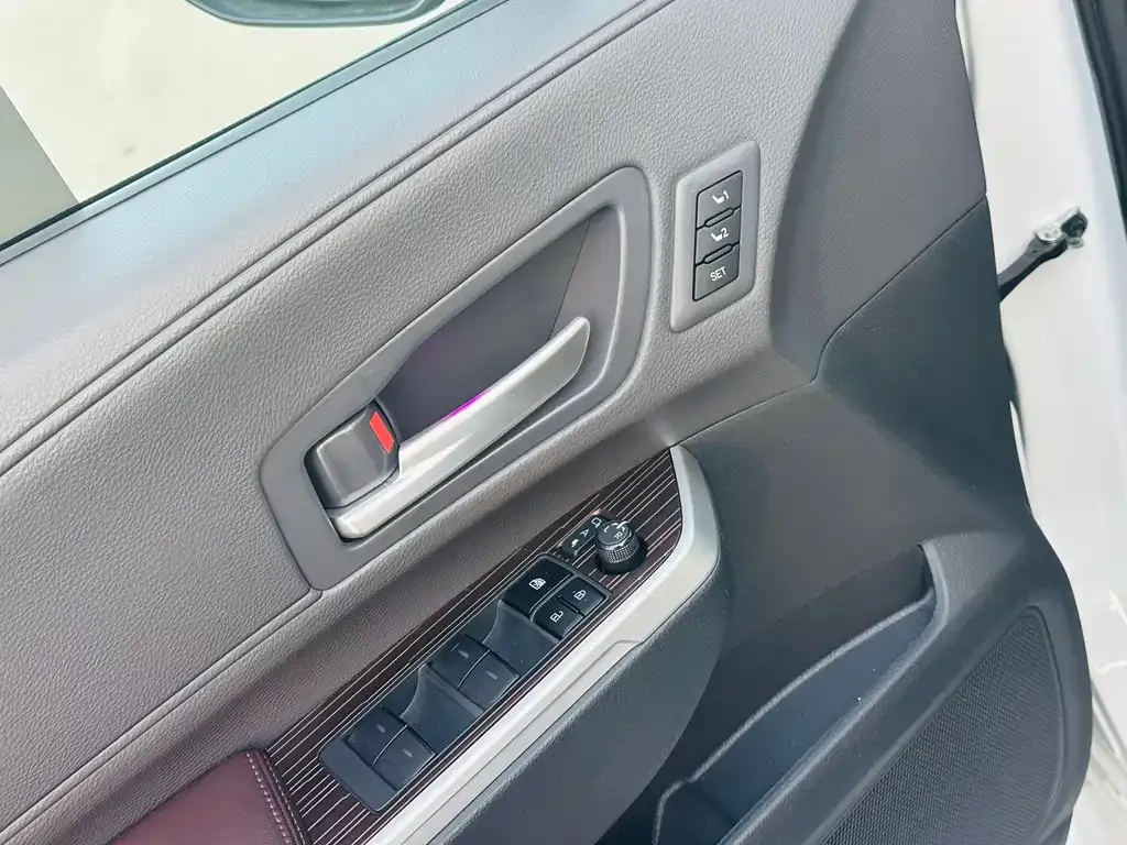 Toyota Granvia 2025 из CN, фото 8