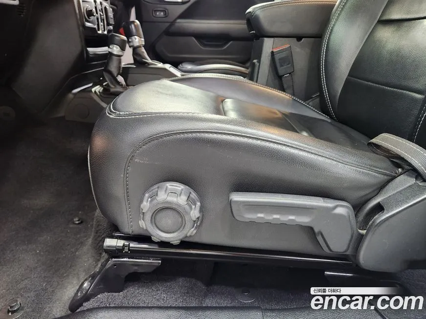 Jeep Wrangler 2021 из KR, фото 10