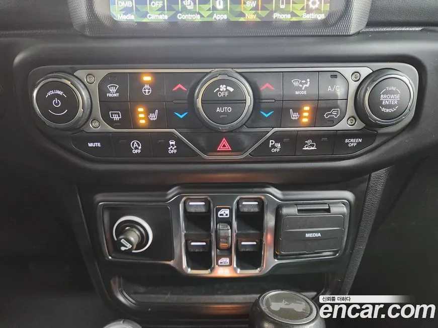 Jeep Wrangler 2021 из KR, фото 8