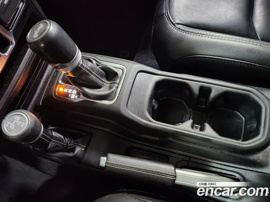 Jeep Wrangler 2021 из KR, фото 7