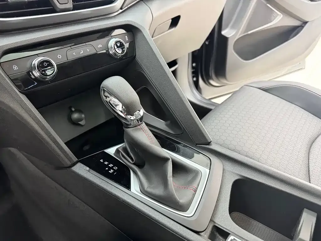 Chevrolet Volando 2022 из CN, фото 10