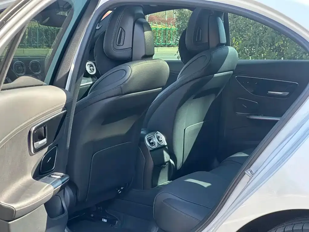 Mercedes-Benz C-Class 2023 из CN, фото 2