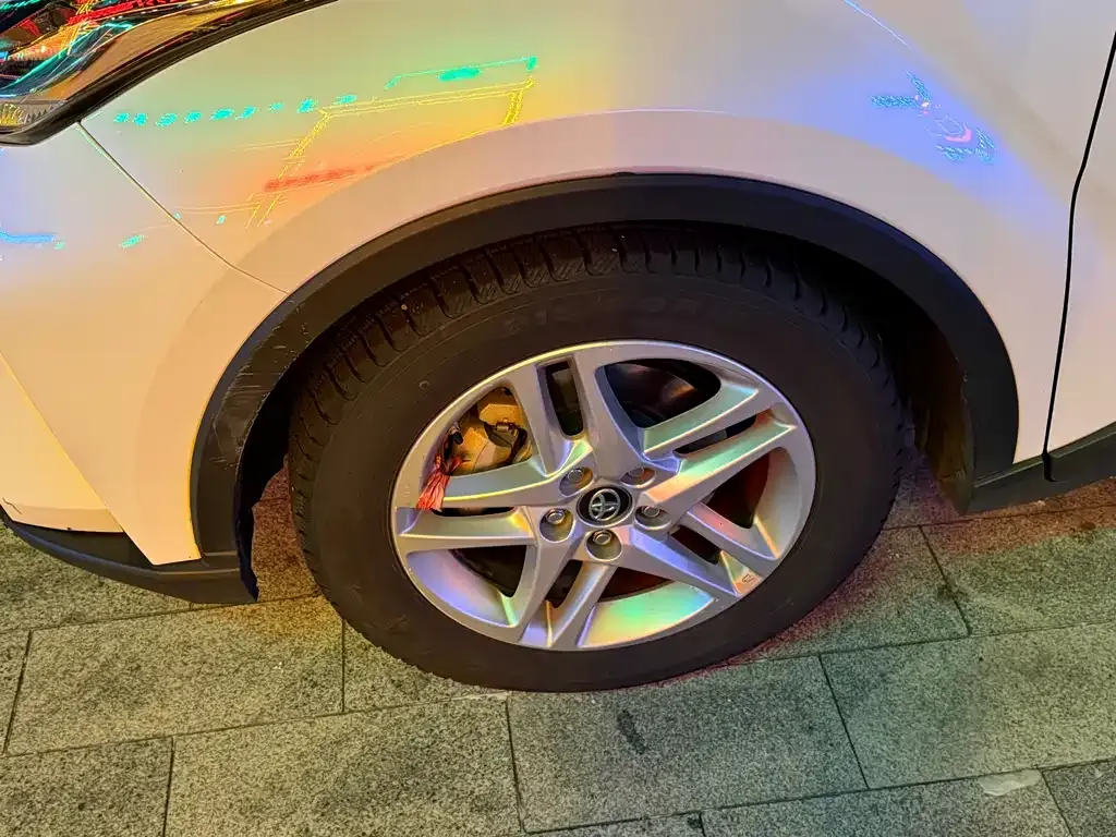 Toyota C-HR — фото 5