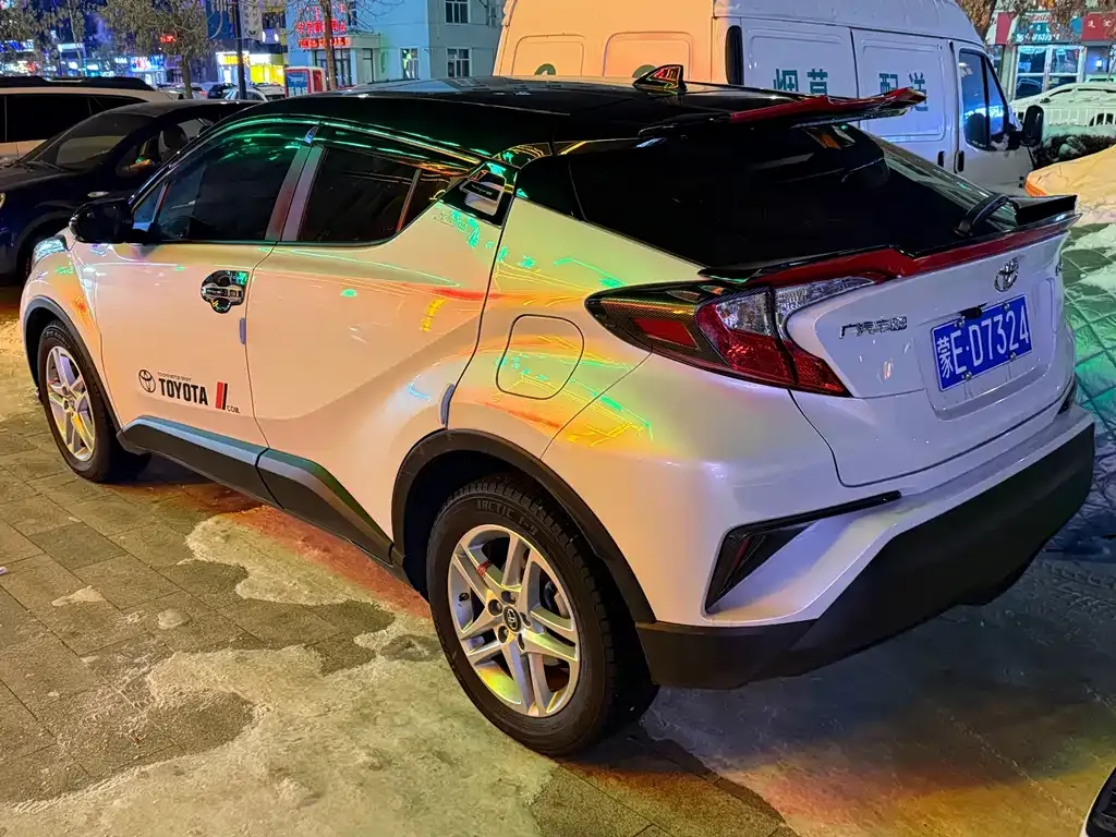 Toyota C-HR — фото 7