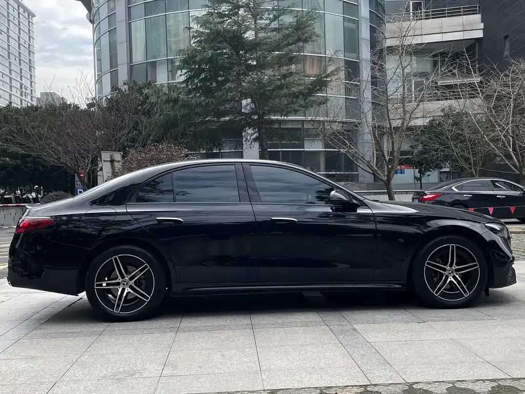 Mercedes-Benz E-Class (Import) — фото 4