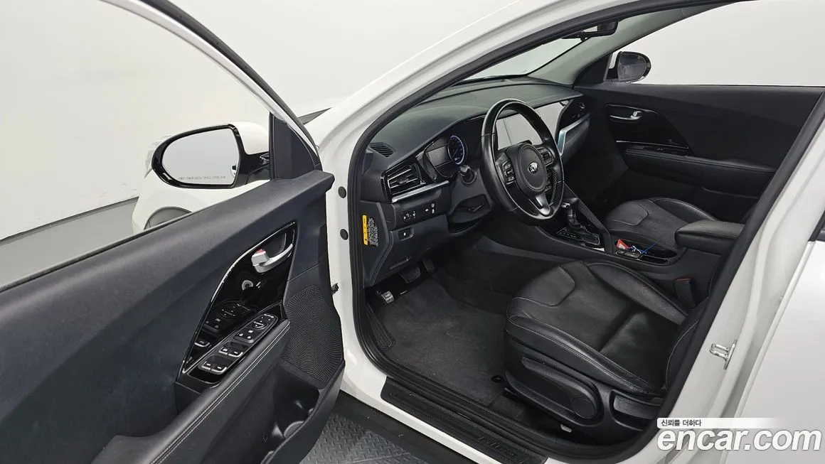 Kia Niro 2021 из KR, фото 8