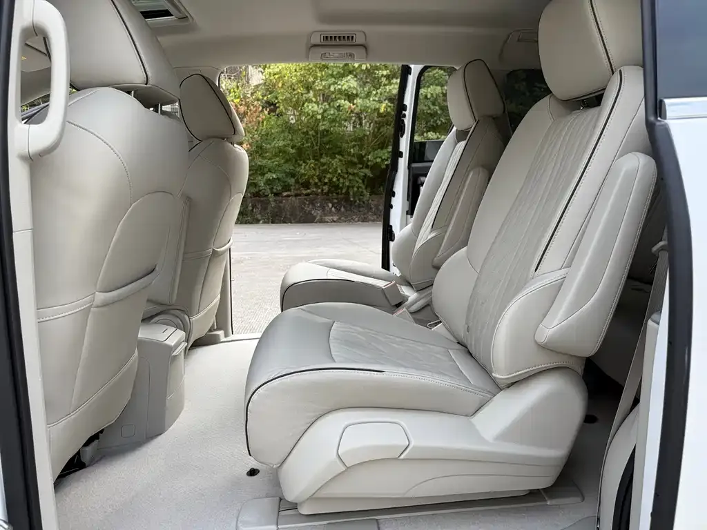 Buick GL8 2022 из CN, фото 3