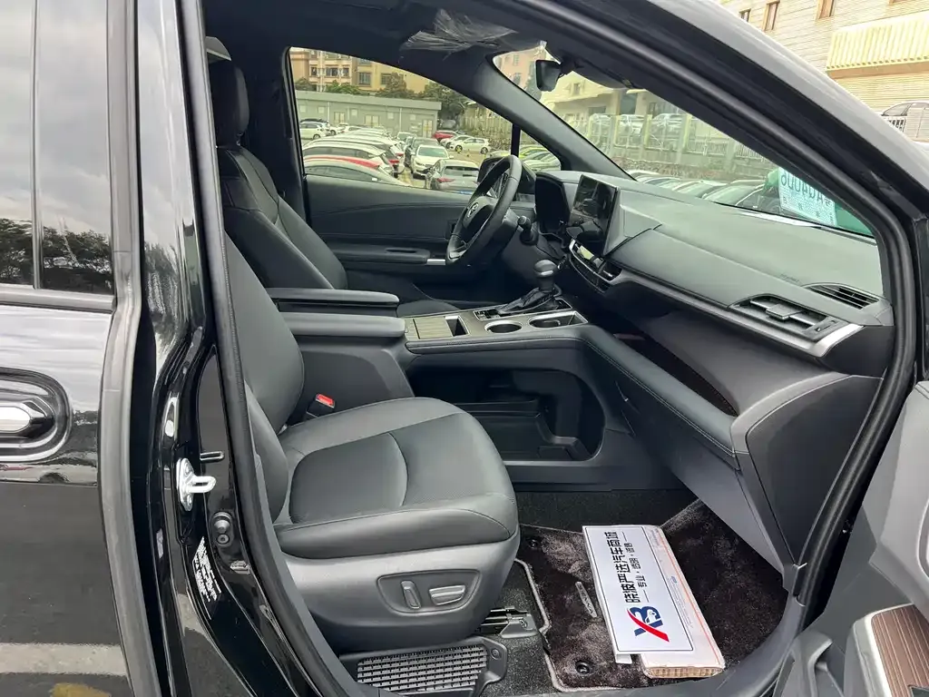 Toyota Sienna 2026 из CN, фото 4
