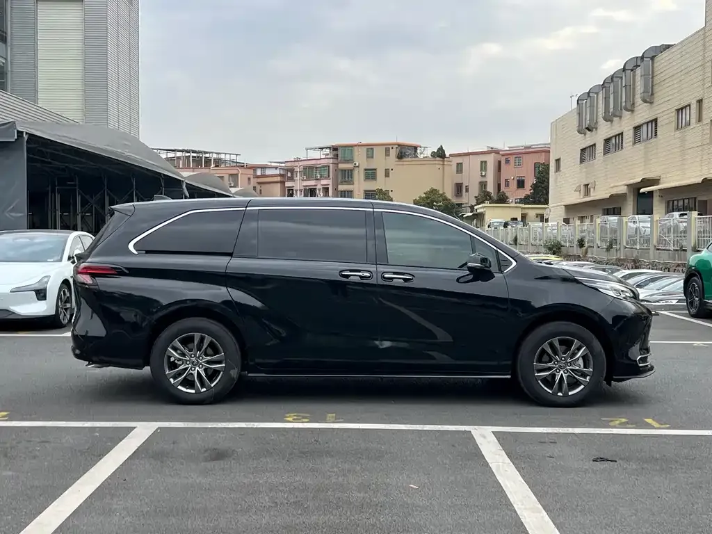 Toyota Sienna 2026 из CN, фото 2