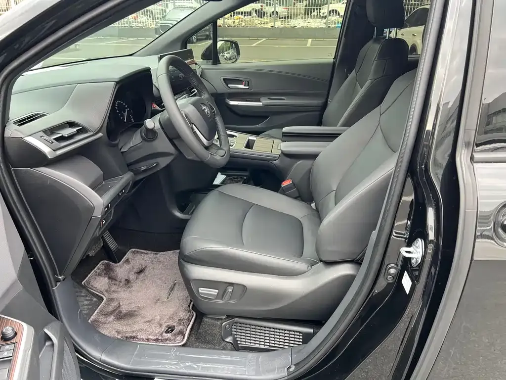 Toyota Sienna 2026 из CN, фото 3