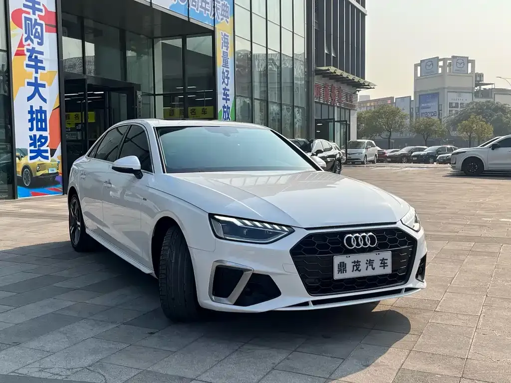 Audi A4L 2021 из CN, фото 6