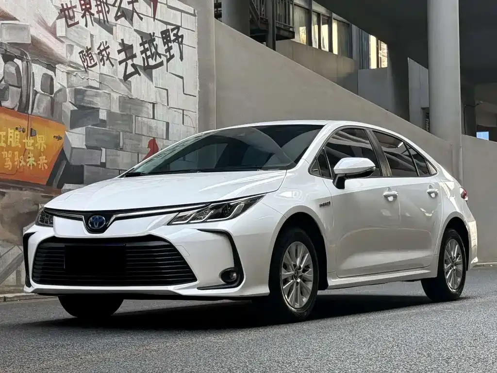Toyota Corolla — фото 1